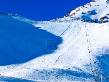 Station de ski avec téléphériques et remontées mécaniques, Tatranska Lomnica, Slovaquie, High Tatras
