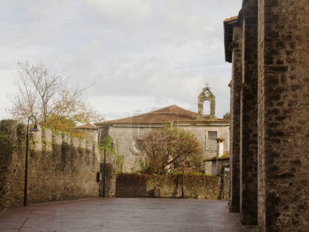 Téléchargez les photos : Llanes, chapelle Capilla del Palacio de los Posada El Cercau, Espagne, Asturies - en image libre de droit