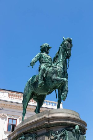 Foto de Viena, Austria - 13 de junio de 2023: Monumento ecuestre al Archiduque de Albrecht en Viena, 1899 - Imagen libre de derechos