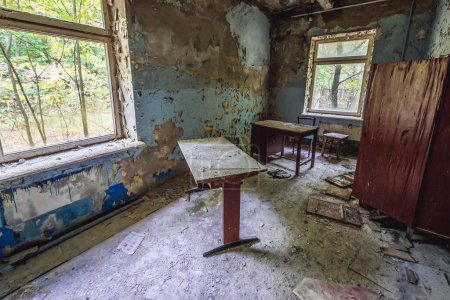 Estación de bomberos en una base militar abandonada en la Zona de Exclusión de Chernobyl, Ucrania