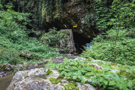 Área de entrada a la Cueva de Tskaltubo también llamada Cueva de Prometeo en Georgia
