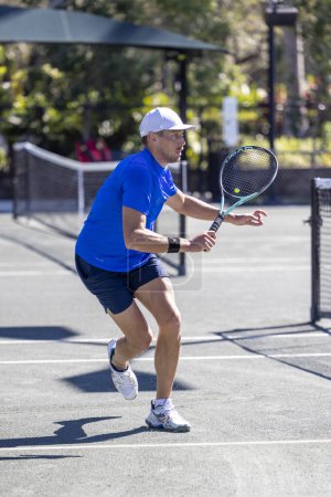 Foto de Swedish tennis player Lucas Renard plays during the Midtown Weston Future MT tennis tournament at Weston, FL on February, 13th 2023 - Imagen libre de derechos