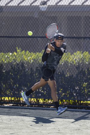 Téléchargez les photos : Colombian tennis player Juan David Velasquez plays during the Midtown Weston Future MT tennis tournament at Weston, FL on February, 13th 2023 - en image libre de droit