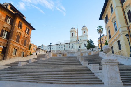 berühmte leere spanische Treppe mit Basilika, Rom, Italien