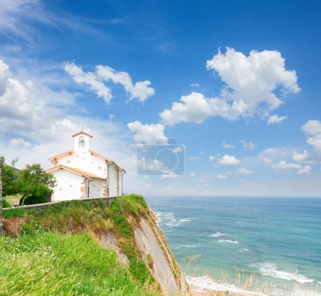 Téléchargez les photos : Chapelle San Telmo sur la côte de Zumaia, Pais Vasco Espagne - en image libre de droit