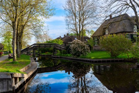 rural holandés tradicional país pequeño casco antiguo Giethoorn con canales, Países Bajos