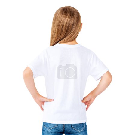 Foto de Niña posando en camiseta blanca en blanco aislada sobre un fondo blanco, vista trasera - Imagen libre de derechos