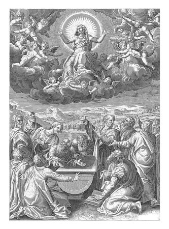 Foto de Asunción de María, Philips Galle (atribuido al taller de), después de Taddeo Zuccaro, 1547 - 1612 La Asunción de María. En el cielo María está entronizada en el cielo, rodeada de ángeles. - Imagen libre de derechos
