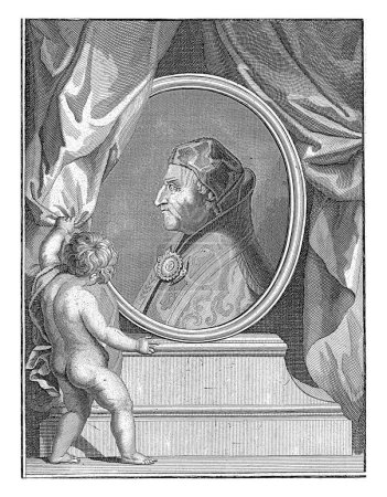 Foto de Retrato de busto del Papa Pío II, con camauro. El retrato está ambientado en un marco oval. En un marco en el pedestal un título de tres líneas en francés. - Imagen libre de derechos
