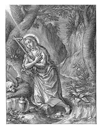 Foto de La penitente María Magdalena arrodillada en el bosque, crucifijo en mano, brazos cruzados delante de su pecho. Delante de ella un libro abierto, una calavera y su frasco de ungüento. - Imagen libre de derechos