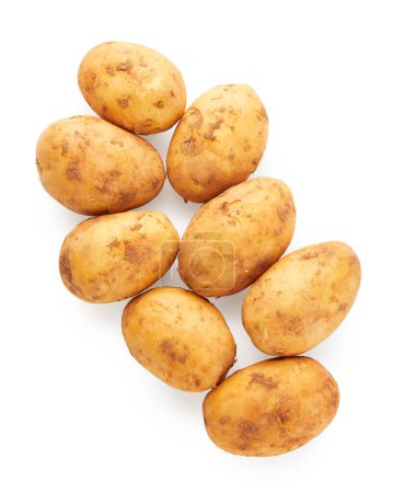 Téléchargez les photos : Pommes de terre légume végétarien aliments isolés sur fond blanc - en image libre de droit