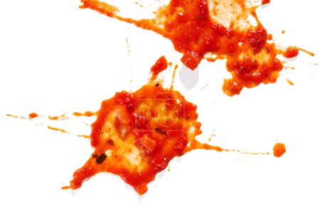 Téléchargez les photos : Tremper les taches de ketchup et les taches isolées sur fond blanc - en image libre de droit