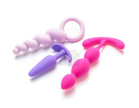 Téléchargez les photos : Anal plugs and dildo sex toys isolated on white background - en image libre de droit