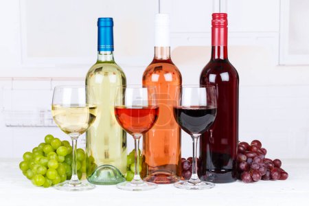 Téléchargez les photos : Collection of white rose red wine many wines grapes alcohol - en image libre de droit