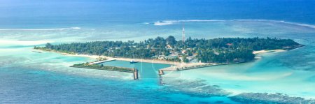 Foto de Maldives islands vacation paradise Mathiveri Island panoramic view sea Ari Atoll aerial photo tourism - Imagen libre de derechos