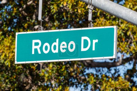 Téléchargez les photos : Rodeo Dr Drive road sign travel à Beverly Hills, Los Angeles Etats-Unis - en image libre de droit