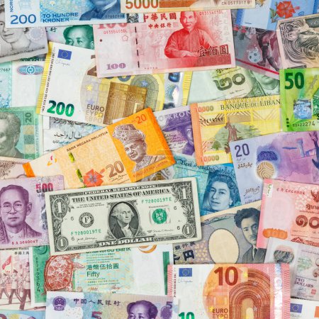 Foto de Billetes de dinero proyecto de ley Euro Dólar fondo de la moneda para viajar pagar las finanzas de pago cuadrados ricos - Imagen libre de derechos