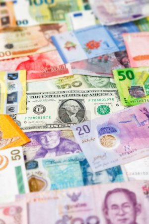 Foto de Billetes de dinero proyecto de ley Euro Dólar fondo de la moneda para el formato de retrato de viaje pagar las finanzas ricas - Imagen libre de derechos