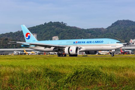 Photo for Penang, Malaysia - February 8, 2023 Korean Air Cargo Boeing 777-F airplane at Penang Airport in Malaysia. - Royalty Free Image