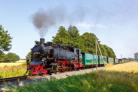 Foto de Rasender Roland tren de vapor tren locomotora ferrocarril en Beuchow, Alemania - Imagen libre de derechos