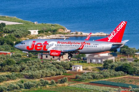Téléchargez les photos : Split, Croatie - 27 mai 2023 : Avion Jet2 Boeing 737-300 à l'aéroport de Split (SPU) en Croatie. - en image libre de droit