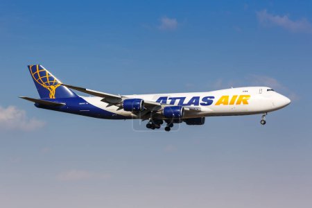 Téléchargez les photos : Dallas, États-Unis - 5 mai 2023 : Avion Atlas Air Boeing 747-8F à l'aéroport de Dallas Fort Worth (DFW) aux États-Unis. - en image libre de droit