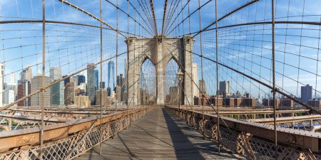 Téléchargez les photos : Brooklyn Bridge à New York skyline de Manhattan avec World Trade Center panorama de gratte-ciel voyageant aux États-Unis - en image libre de droit