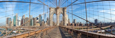 Téléchargez les photos : Brooklyn Bridge à New York skyline de Manhattan avec World Trade Center panorama de gratte-ciel voyageant aux États-Unis - en image libre de droit