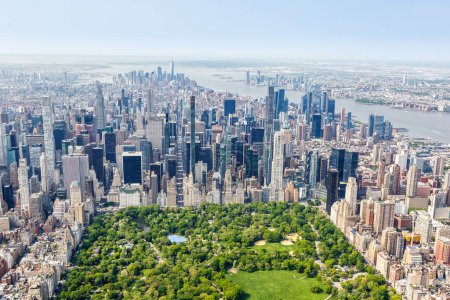 Téléchargez les photos : New York skyline skyline gratte-ciel de Manhattan immobilier avec Central Park photo de vue aérienne aux États-Unis - en image libre de droit
