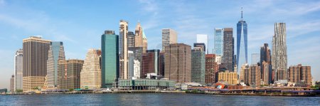Téléchargez les photos : New York City skyline de Manhattan avec World Trade Center panorama de gratte-ciel voyageant aux États-Unis - en image libre de droit