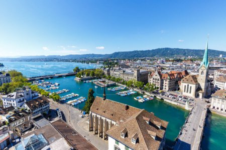 Téléchargez les photos : Skyline Zurich avec lac d'en haut voyageant en Suisse - en image libre de droit