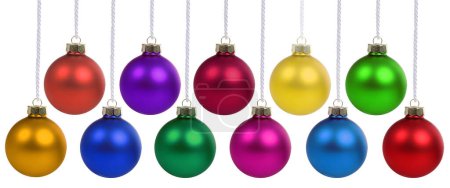 Téléchargez les photos : Boules de Noël boules temps décoration pendaison isolé sur un fond blanc - en image libre de droit