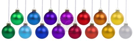 Foto de Colección de bolas de Navidad muchos adornos banner colores coloridos decoración deco colgando aislado en blanco - Imagen libre de derechos