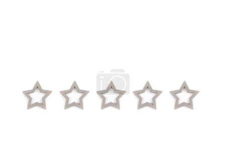 Téléchargez les photos : Or, gris forme cinq étoiles sur un fond blanc. Le meilleur excellent concept d'expérience client des services aux entreprises - en image libre de droit