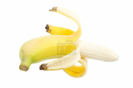 Téléchargez les photos : Banane jaune, mûre, pelée, isolée sur fond blanc - en image libre de droit