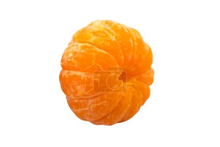 Téléchargez les photos : Des fruits frais. Mandarine pelée isolée sur fond blanc - en image libre de droit