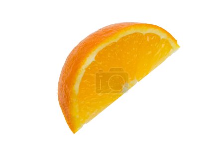 Foto de Una rebanada de naranja madura. Aislado sobre un fondo blanco - Imagen libre de derechos