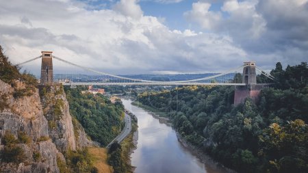 Téléchargez les photos : Clifton Suspension Bridge - Bristol, Angleterre, Royaume-Uni - en image libre de droit