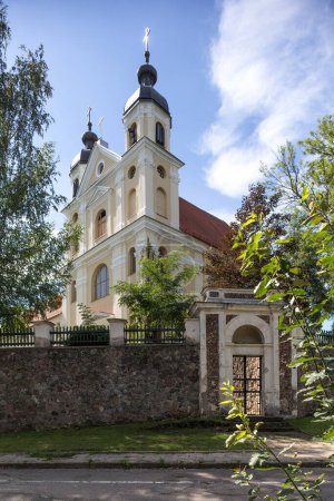 Foto de Vilna, Lituania 14 de agosto de 2023. Iglesia Trinápolis de la Santísima Trinidad - Imagen libre de derechos