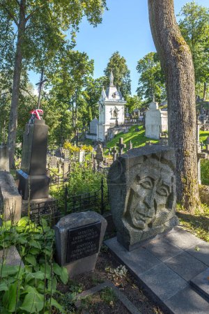 Téléchargez les photos : Vilnius, Lituanie 14 AOÛT 2023. Le cimetière Rossa à Vilnius, vue d'ensemble - en image libre de droit