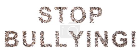 Téléchargez les photos : Concept ou concept grande communauté de personnes formant le STOP BULLYING ! message. 3d illustration métaphore pour la violence physique et verbale, harcèlement, en ligne, éducation, prévention et counseling - en image libre de droit