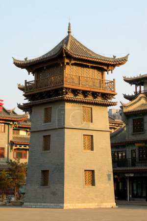 Téléchargez les photos : Ancient Chinese traditional landscape architecture in a temple - en image libre de droit