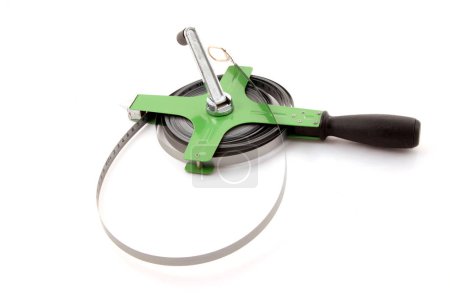 Téléchargez les photos : Steel tape - measuring tool, closeup of photo - en image libre de droit