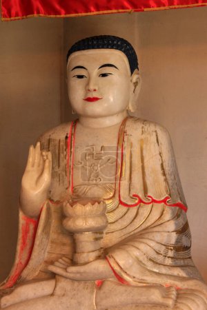 Téléchargez les photos : Jade Buddha sculpture material, tianjin, china - en image libre de droit
