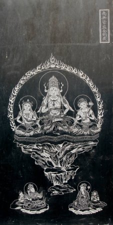 Foto de YUTIAN MAY 18Exquisite statues carved on the black marble in Jijue Temple on may 18, 2014, Yutian county, Hebei Province, China. - Imagen libre de derechos