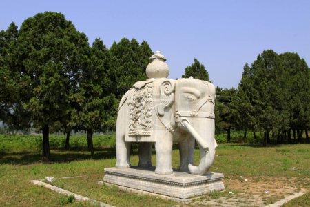 Foto de ZUNHUA MAY 18Stone animal landscape architecture in the Eastern Tombs of the Qing Dynasty on may 18, 2014, Zunhua county, Hebei Province, China - Imagen libre de derechos
