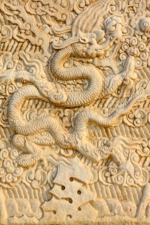 Foto de Chinese traditional style rock carvings, closeup of photo - Imagen libre de derechos