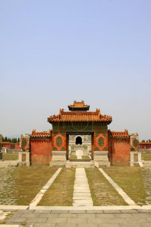 Téléchargez les photos : ZUNHUA MAY 18: Zhaoxi Mausoleum landscape architecture, Eastern Tombs of the Qing Dynasty on may 18, 2014, Zunhua county, Hebei Province, China. - en image libre de droit