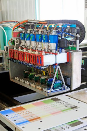 Téléchargez les photos : Mechanical equipment on a production line, closeup of photo - en image libre de droit