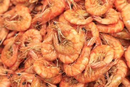 Téléchargez les photos : Crevettes braisées dans des plats célèbres chinois - en image libre de droit